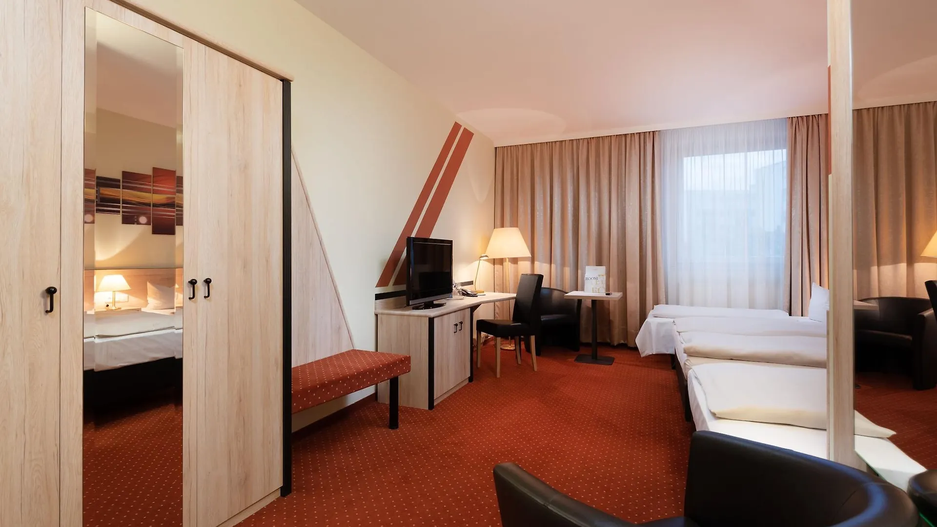 NOVINA HOTEL Südwestpark Núremberg Alemania