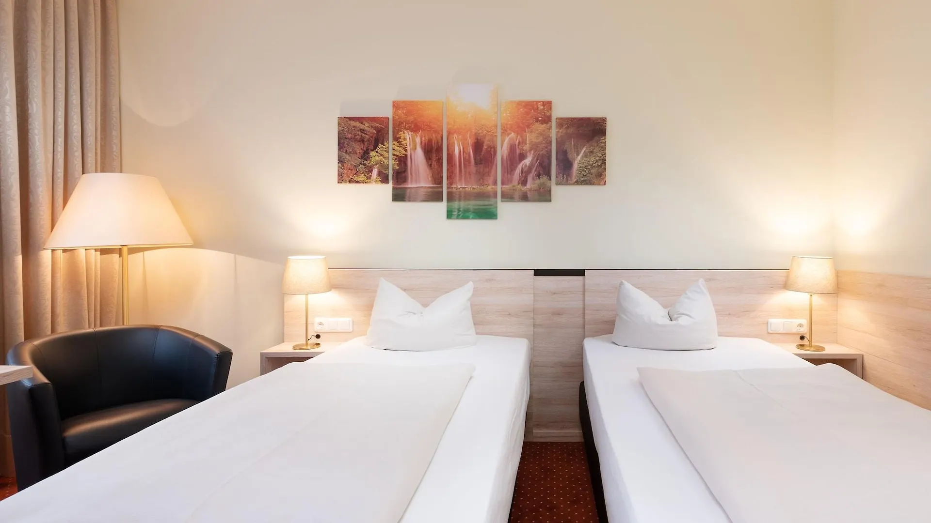 ****  NOVINA HOTEL Südwestpark Núremberg Alemania