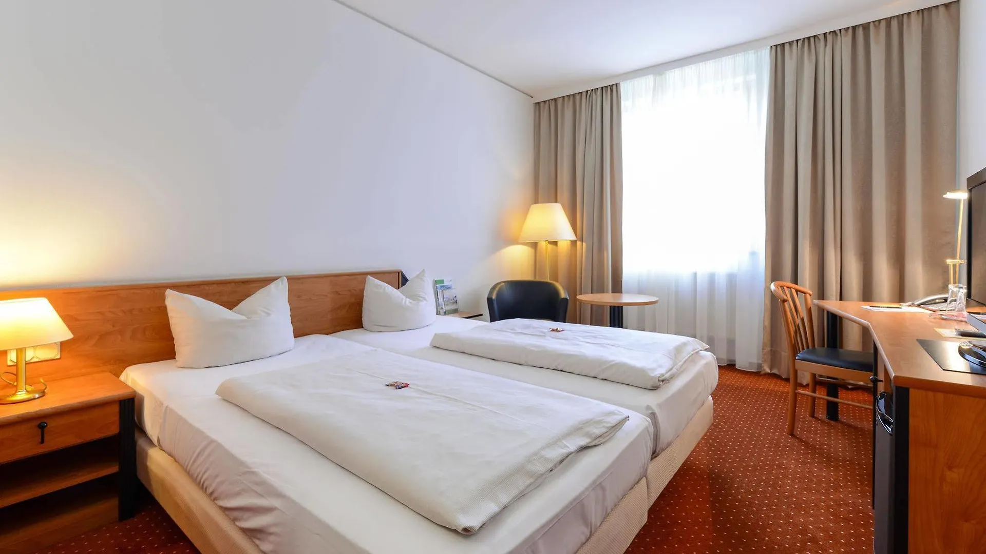 NOVINA HOTEL Südwestpark Núremberg Alemania